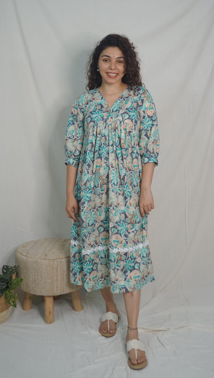 Rs. 600 . MRP - Rs. 1200. (code- 377 IK)