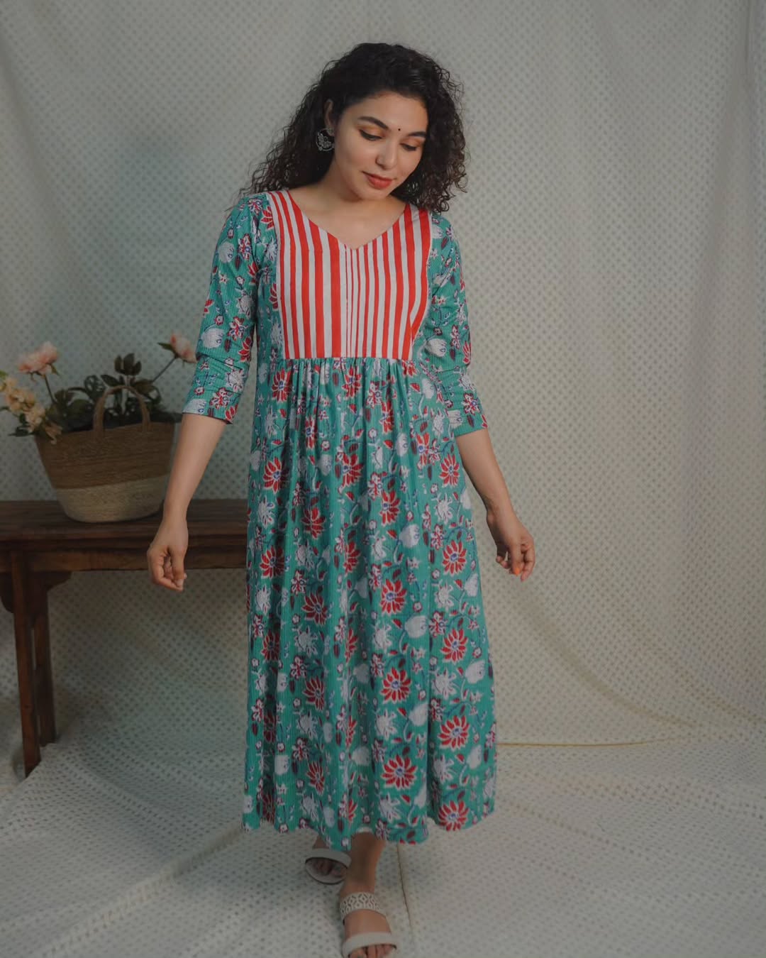 Rs.500. MRP - Rs 1200. (Code-215 IK)