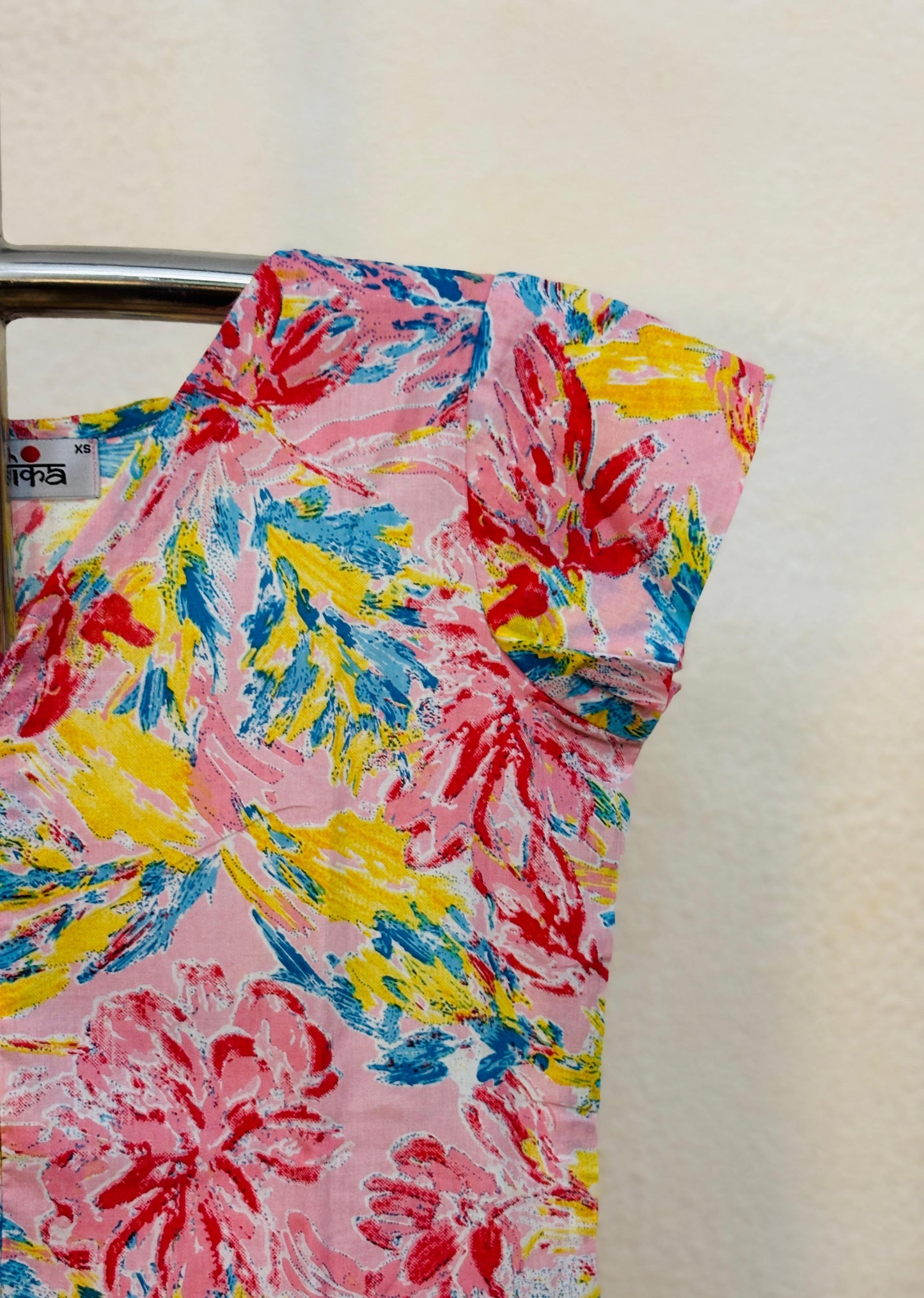 Rs.300. MRP - Rs 690. (Code-DW55)