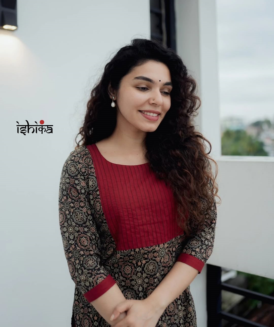 Rs. 550. MRP - Rs. 1100 (code-122 IK)